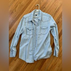 Women’s light wash button-up